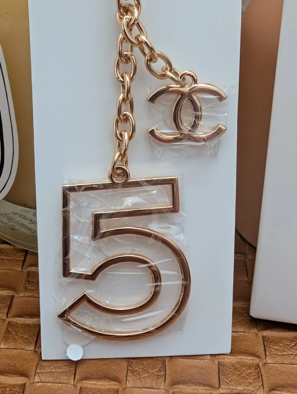 CHANEL No°5 Charm & Mini CC Logo Charm GWP